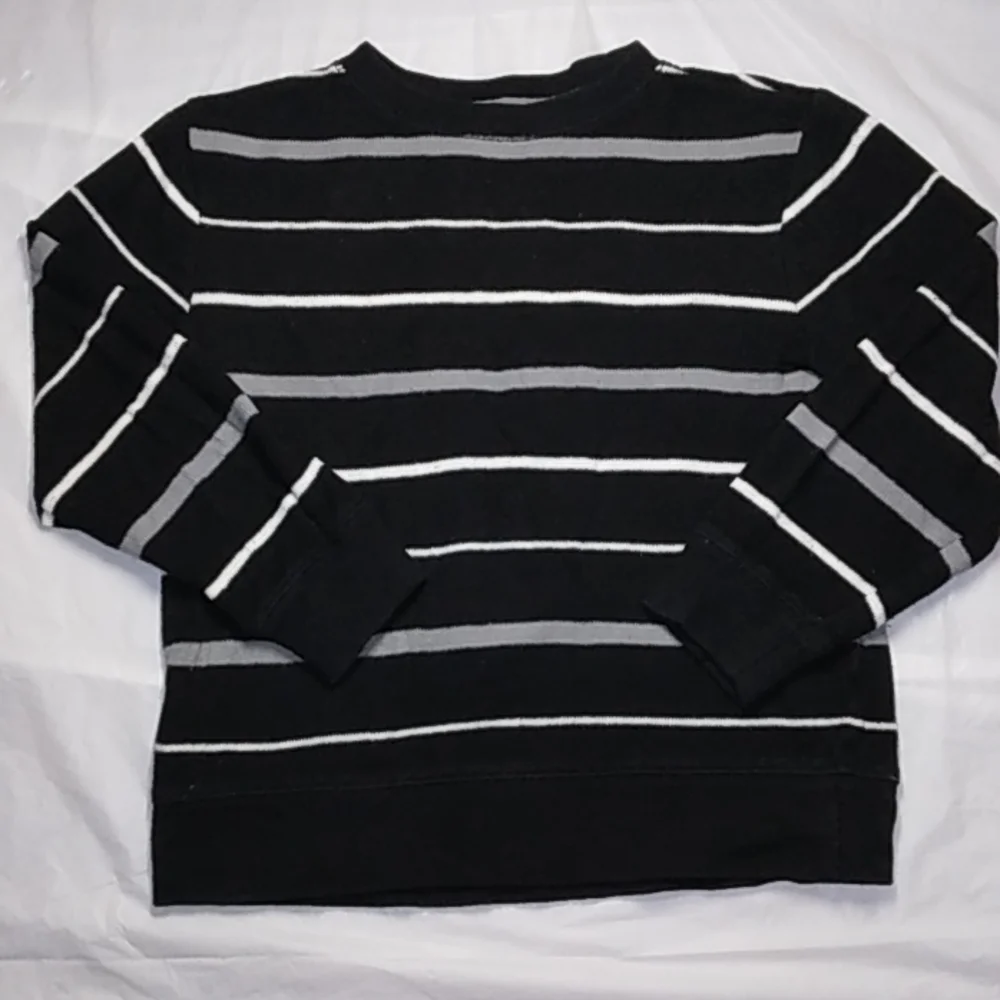 Old Navy Boy's Sweater. Size Small. Stripes.